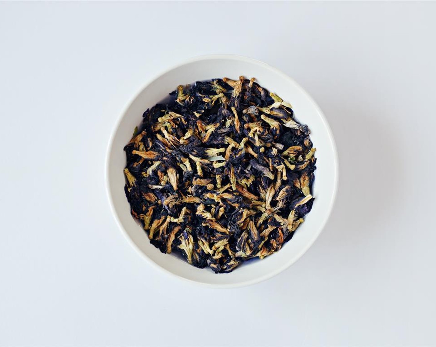 step 1 Add washed Dried Butterfly Pea Flower (1 Tbsp) to Water (80 mL) and let it cool.