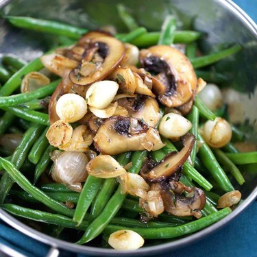 Haricot Verts with Mushrooms and Caramelized Onions Recipe | SideChef