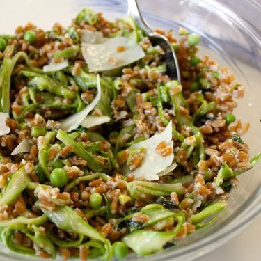 Farro with Shaved Asparagus, Peas and Pecorino Recipe | SideChef