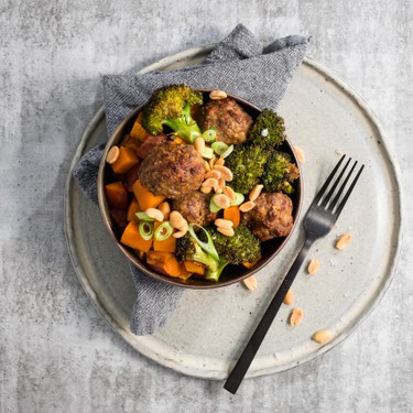 Beef Meatballs with Sweet Potatoes, Broccoli and Ginger Scallion Dressing Recipe | SideChef