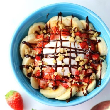 Banana Split Oatmeal Recipe | SideChef