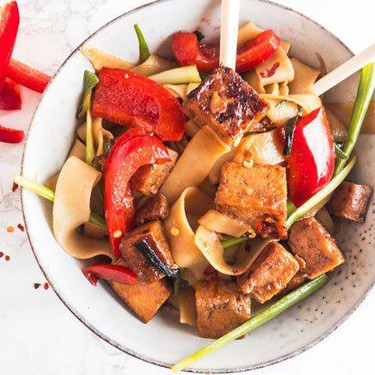Vegan Sweet Garlic Tofu Drunken Noodles Recipe | SideChef
