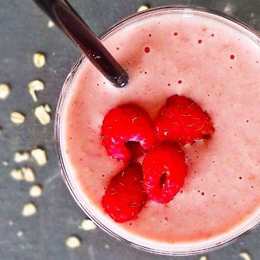 Strawberry Oatmeal Smoothie Recipe | SideChef