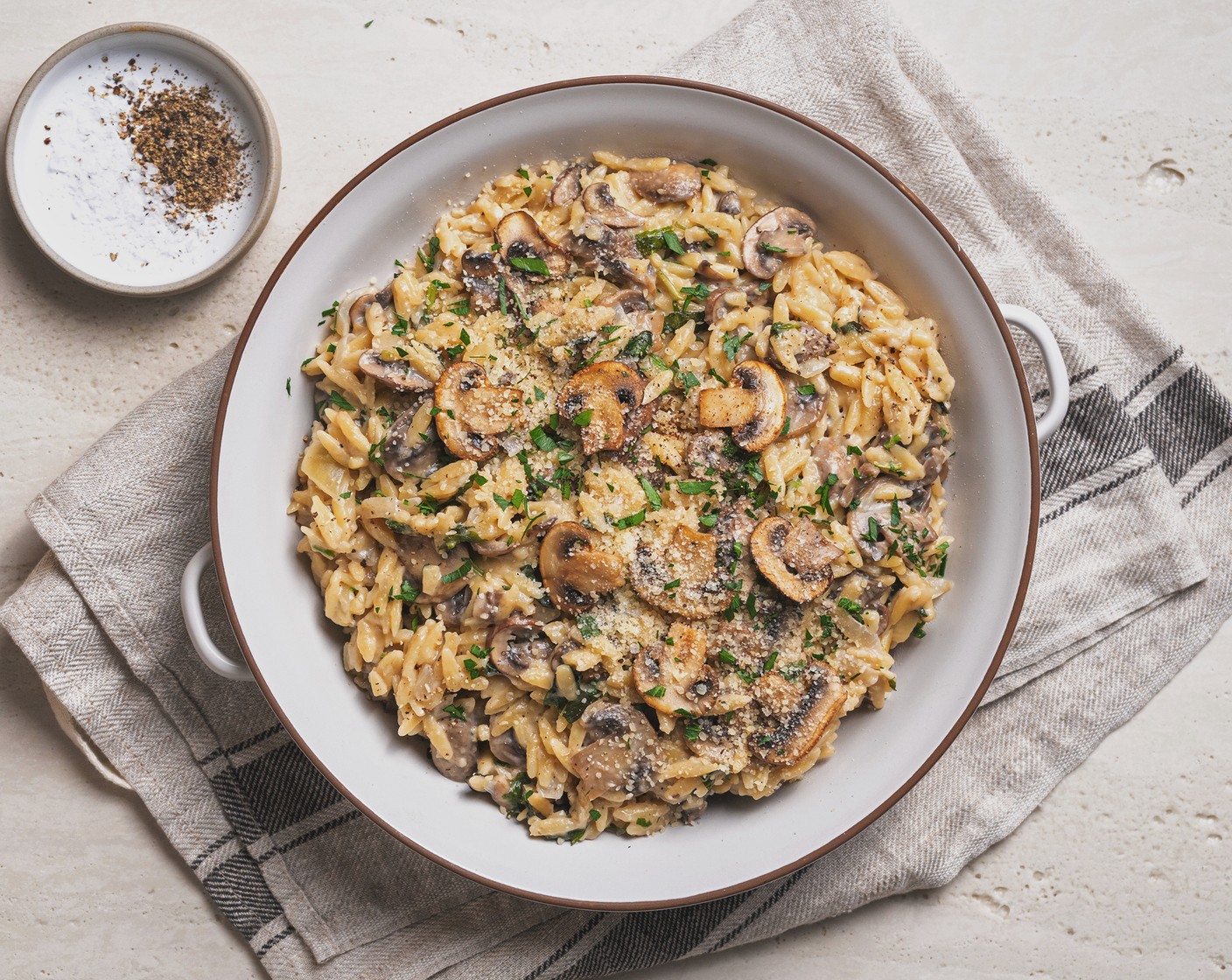 Creamy Mushroom and Spinach Orzo Recipe (One-Pot Dish)