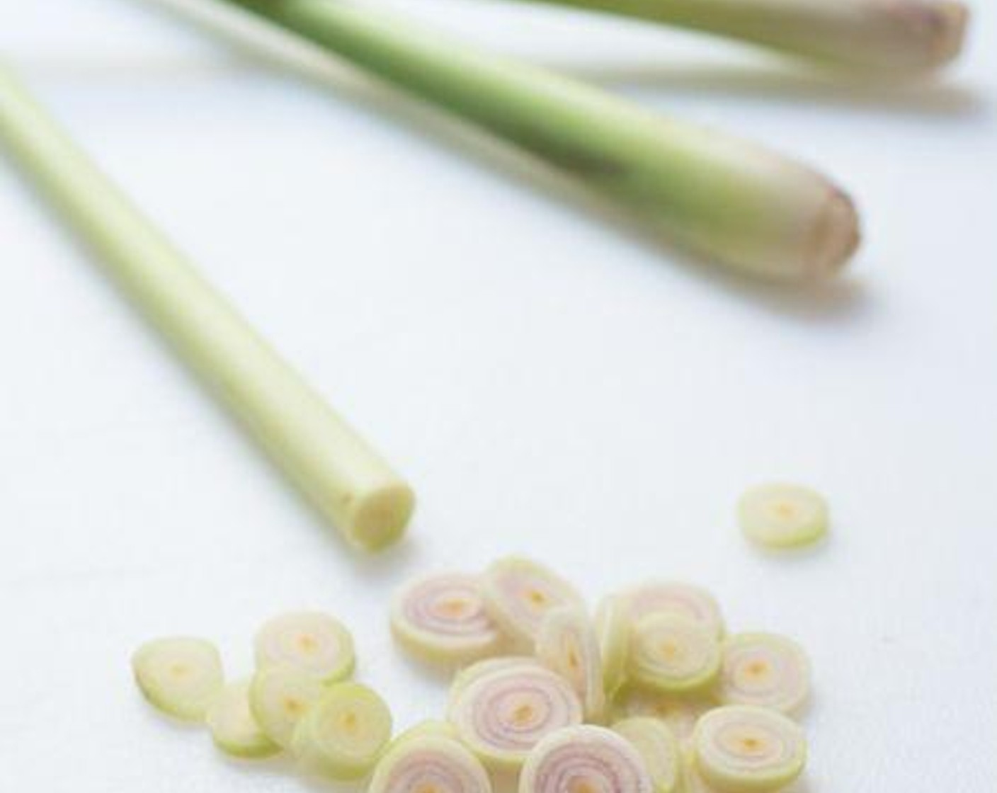 step 4 Cut off about 1cm from the Lemongrass (3 stalks) roots, then slice only the pale portion of the lemongrass.