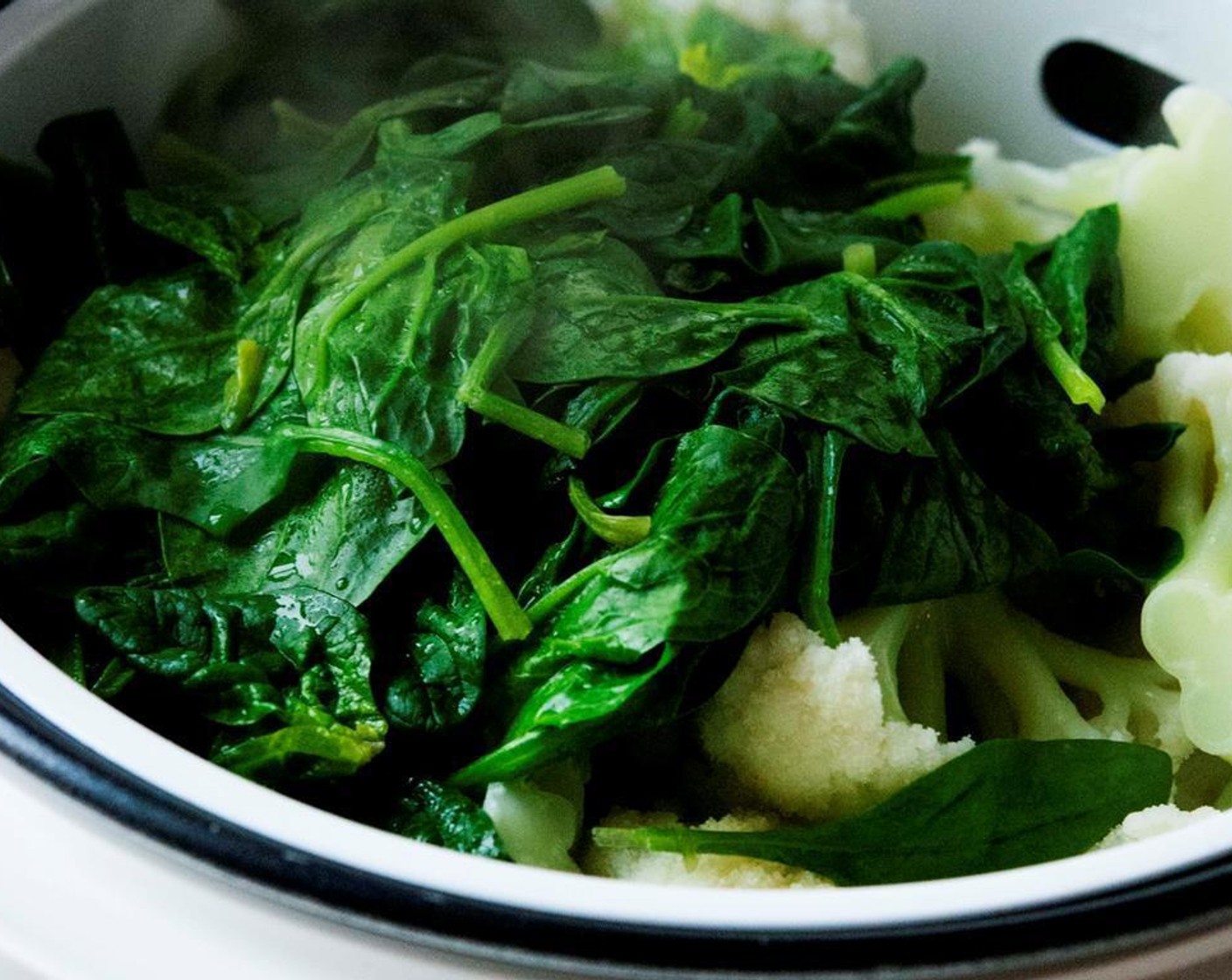 step 2 Wash the Fresh Spinach (1 cup) and place them in the steamer for 2 minutes.