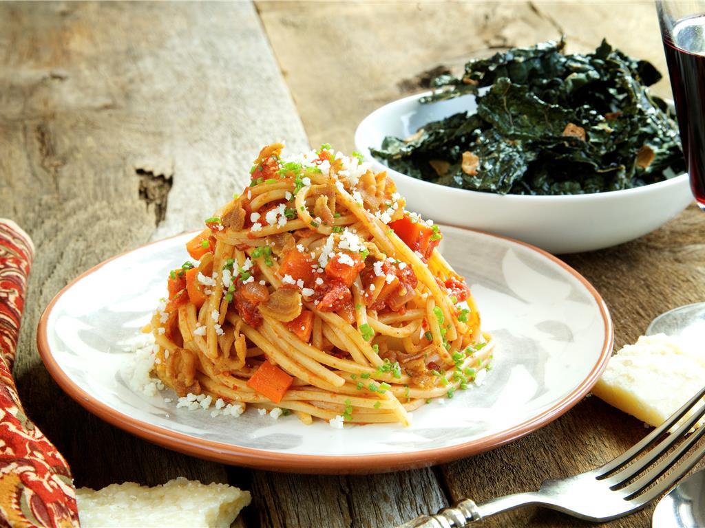 Making Spaghetti Alla Chitarra With A Tool Stock Photo - Download