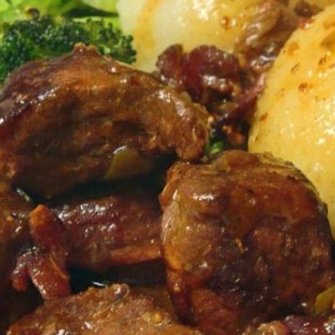 Beef Flatladen (Stewed Beef in Gravy) Recipe | SideChef