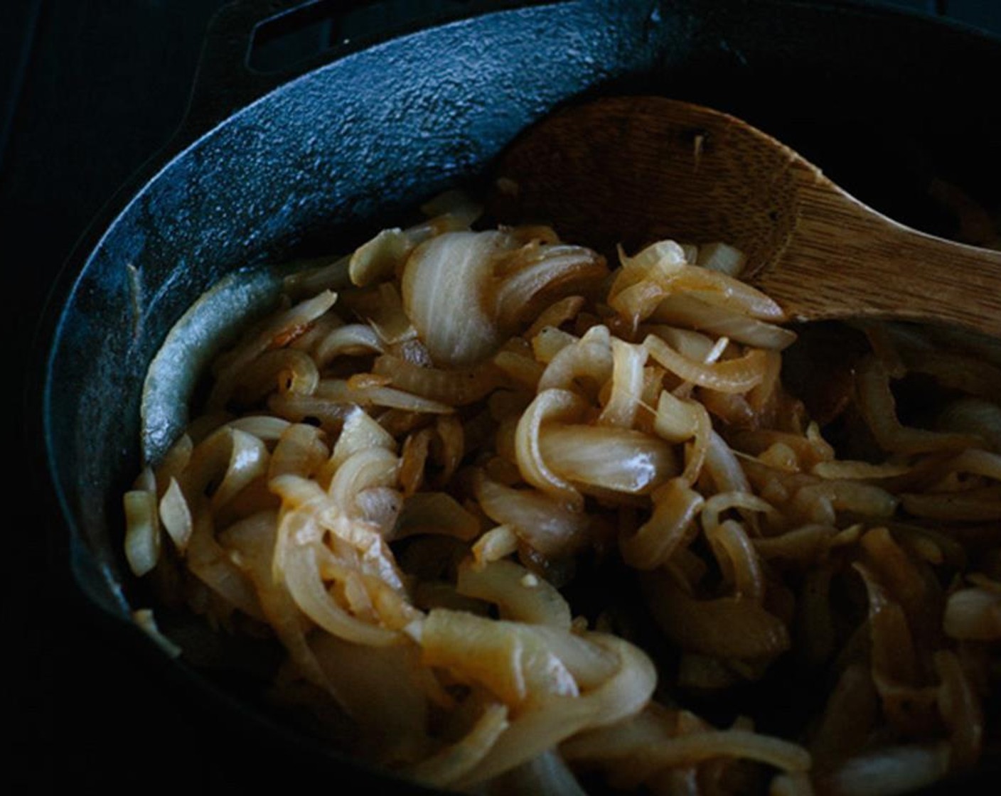 step 6 Heat Olive Oil (1 Tbsp) in a large skillet. When it is sizzling hot, place the onions. Sprinkle it with Salt (1/2 tsp), and Ground Black Pepper (1/4 tsp). Cook them, stirring frequently, until they are caramelized, 20-25 minutes.