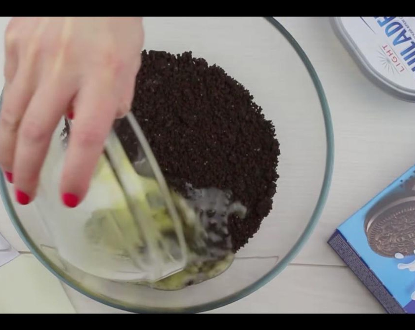 step 4 Combine Oreo crumbs and melted butter.