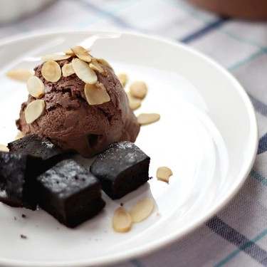 No-Churn Chocolate Ice Cream Recipe | SideChef