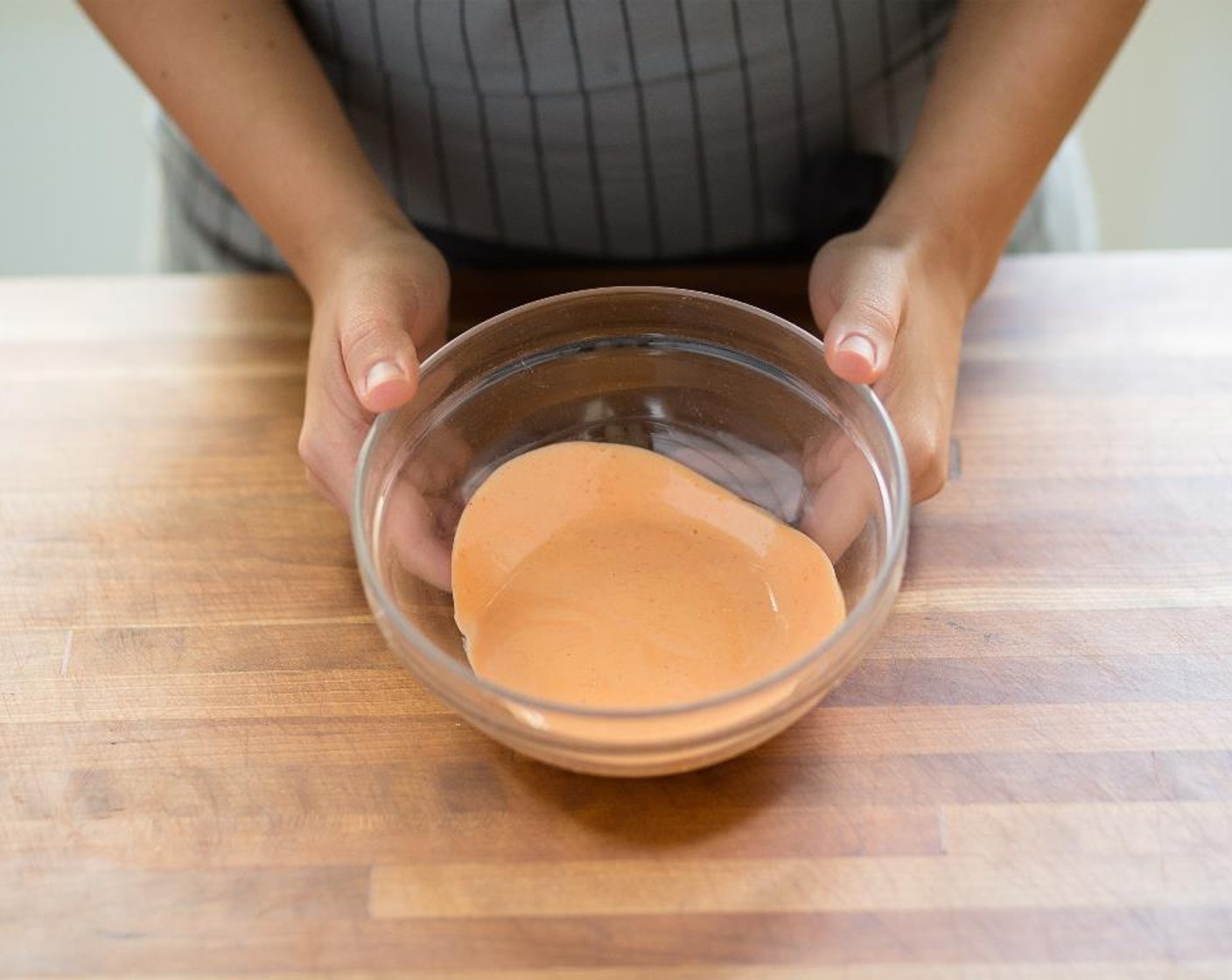 step 7 In a small bowl, mix together the Sriracha (1 tsp) and Mayonnaise (1 pckg).