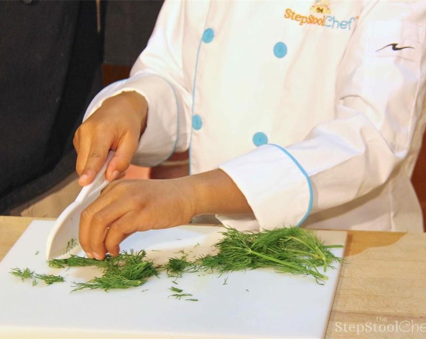 step 2 Begin by preparing the herbs. Roughly chop the fresh Fresh Parsley (1 handful) and Fresh Dill (1 handful) together and set aside. Chop the fresh Fresh Basil (1/2 bunch) separately and set aside.
