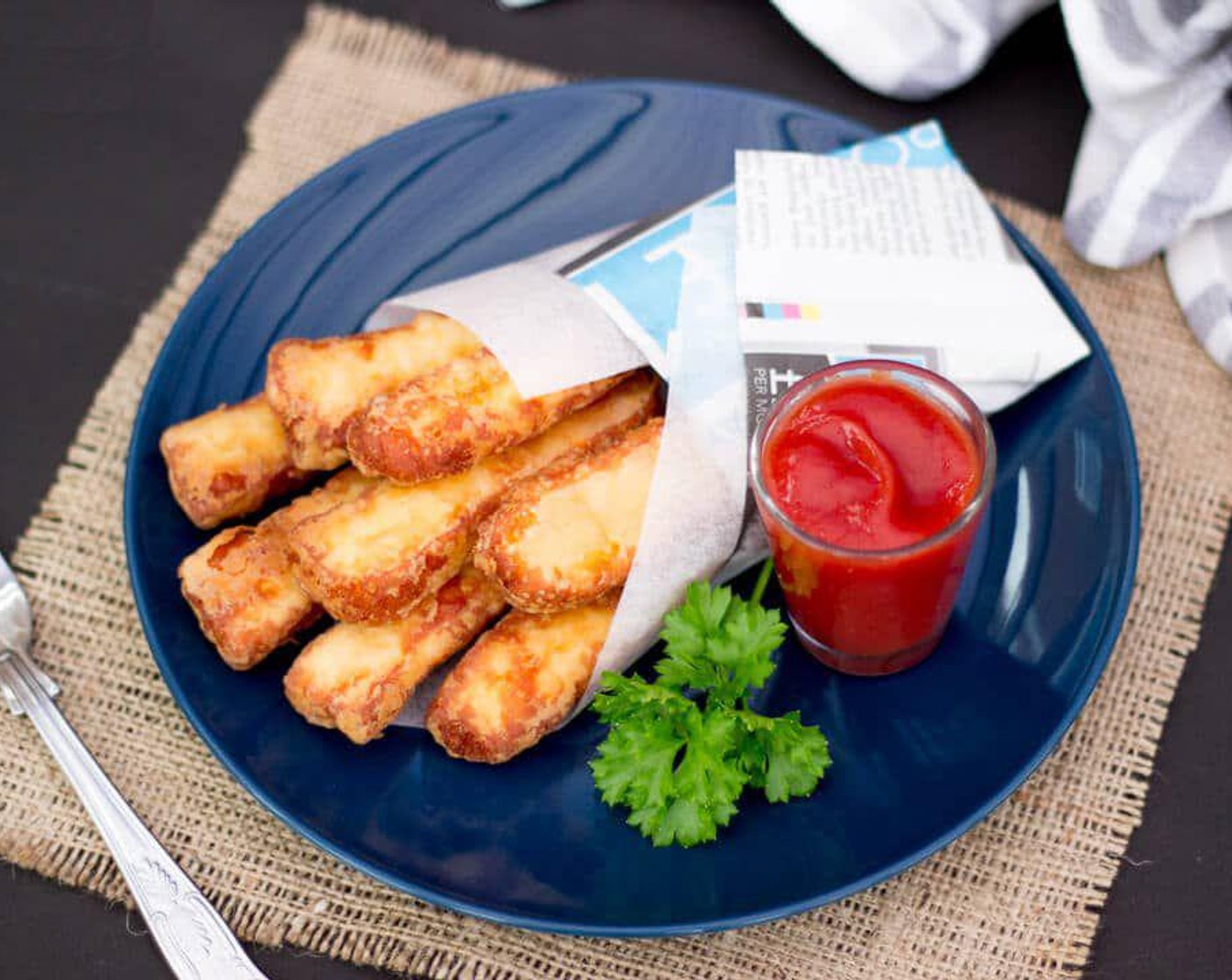 Amazing 2-Ingredient Halloumi Fries