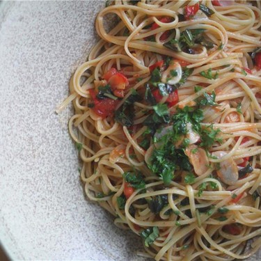 Garlic Linguine with Fresh Tomato and Basil Recipe | SideChef