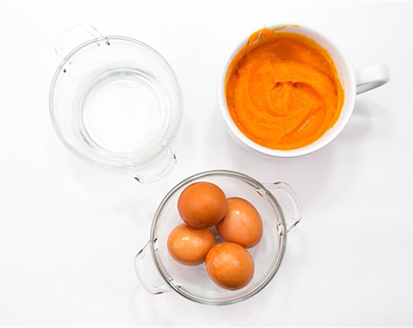 step 3 Stir Butternut Squash (2 cups), Eggs (4) and Water (2/3 cup) in the sugar mixture.