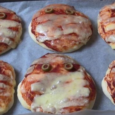 Halloween Mummy Pizzas Recipe | SideChef