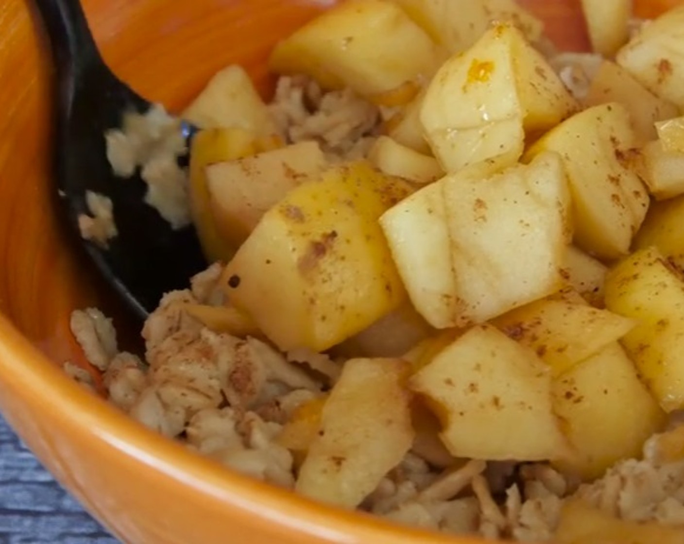 step 7 Eat the baked apples right away for dessert. Enjoy!