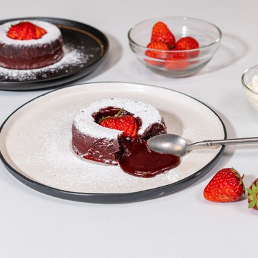 Red Velvet Mocha Lava Cake For Two Recipe | SideChef