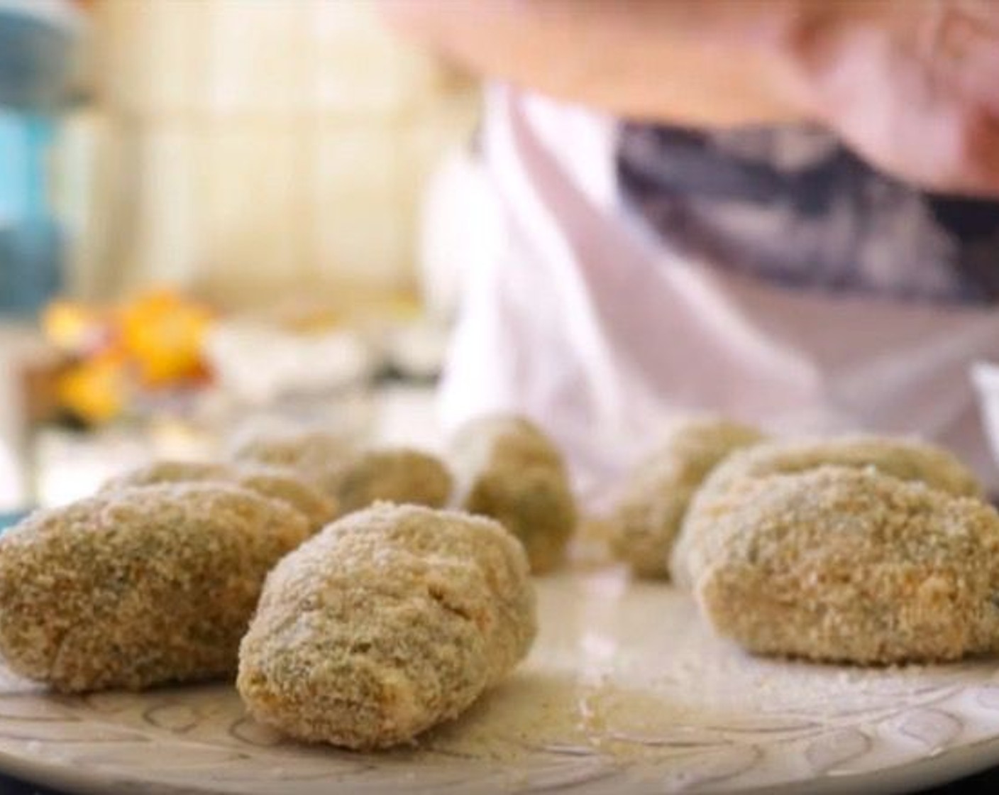 step 11 Cover with breadcrumbs, then dip into the egg wash, and then back into the breadcrumbs. Set aside. Repeat until all the mixture is done. You should end up with 8-10 croquettes.