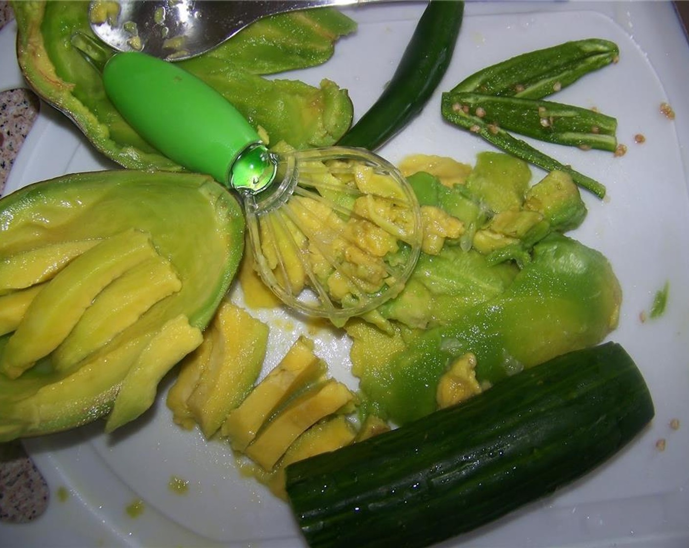 step 1 Remove pit from Avocado (1) and slice the meat.