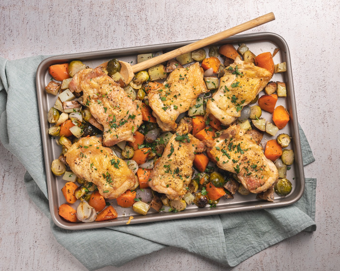 step 6 Serve on the sheet pan with Fresh Parsley (1 Tbsp).