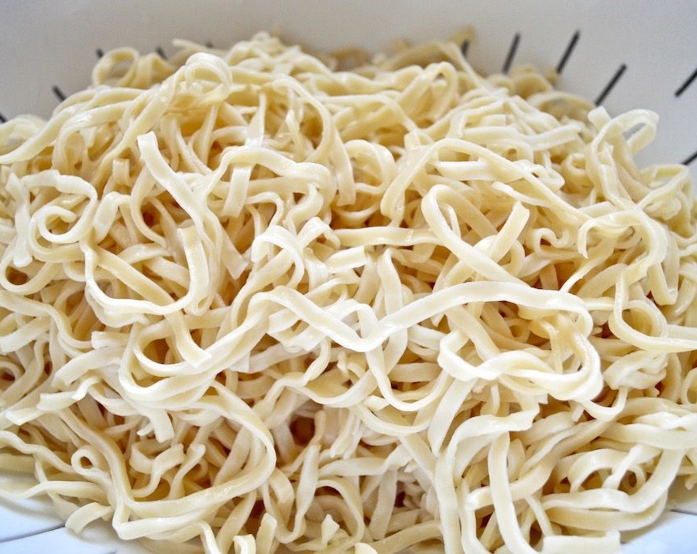 step 3 Boil the Flat Rice Noodles (1 lb) for about 3-4 minutes, just until tender. Refer to the package directions for best results. Drain them and rinse them thoroughly in cold water to rinse off the excess starch. That way they don't get gummy.