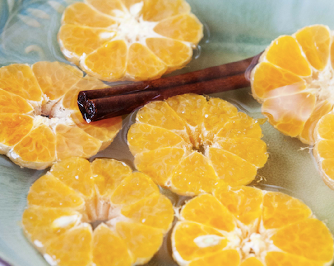 step 4 In a large bowl, arrange the sliced clementines, pour in the syrup and let it sit for a few hours (overnight is better).