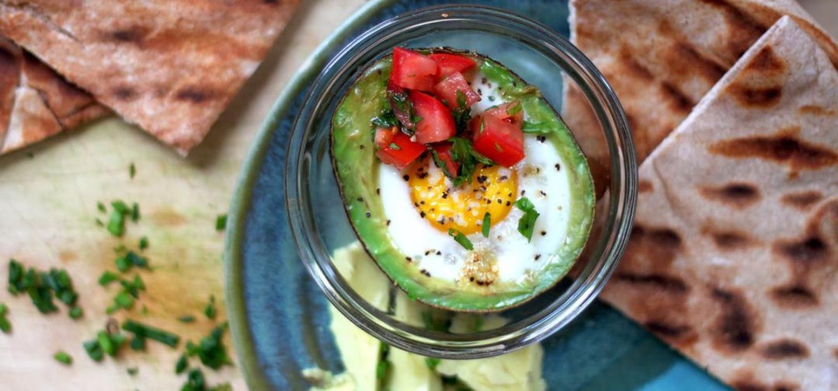 Avocado Baked Eggs with Pico de Gallo Recipe | SideChef