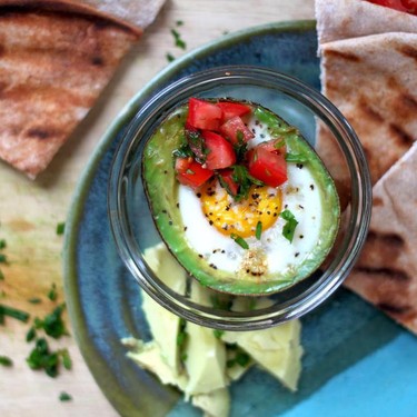 Avocado Baked Eggs with Pico de Gallo Recipe | SideChef