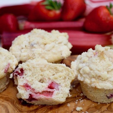 Strawberry Rhubarb Streusel Muffins Recipe | SideChef