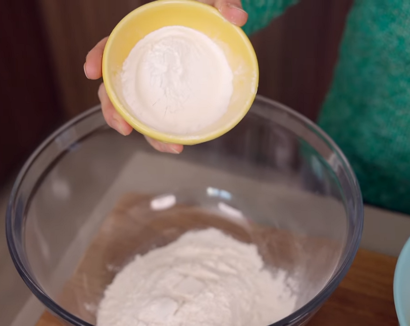 step 2 In a large bowl, combine Cassava Flour (1 cup), Tapioca Starch (1/2 cup), Baking Powder (1/2 Tbsp), Baking Soda (1/2 Tbsp), and Ground Cinnamon (1 Tbsp).