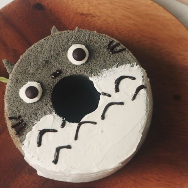 Totoro Black Sesame Chiffon Cake Recipe | SideChef