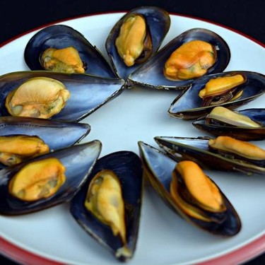Easy White Wine Mussels Recipe | SideChef
