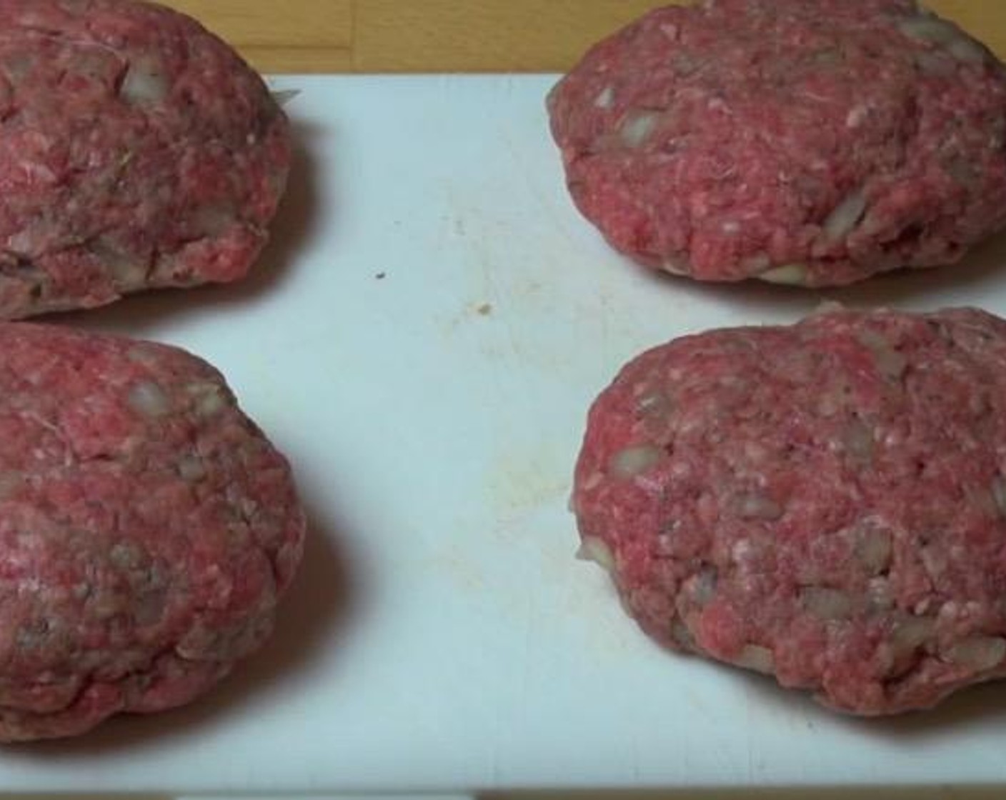 step 2 Divide mixture into 8 patties. Top 4 of the patties with Mozzarella Cheese (1/2 cup), and then top each with another patty. Using fingers, squeeze the two together so the cheese is completely enclosed.