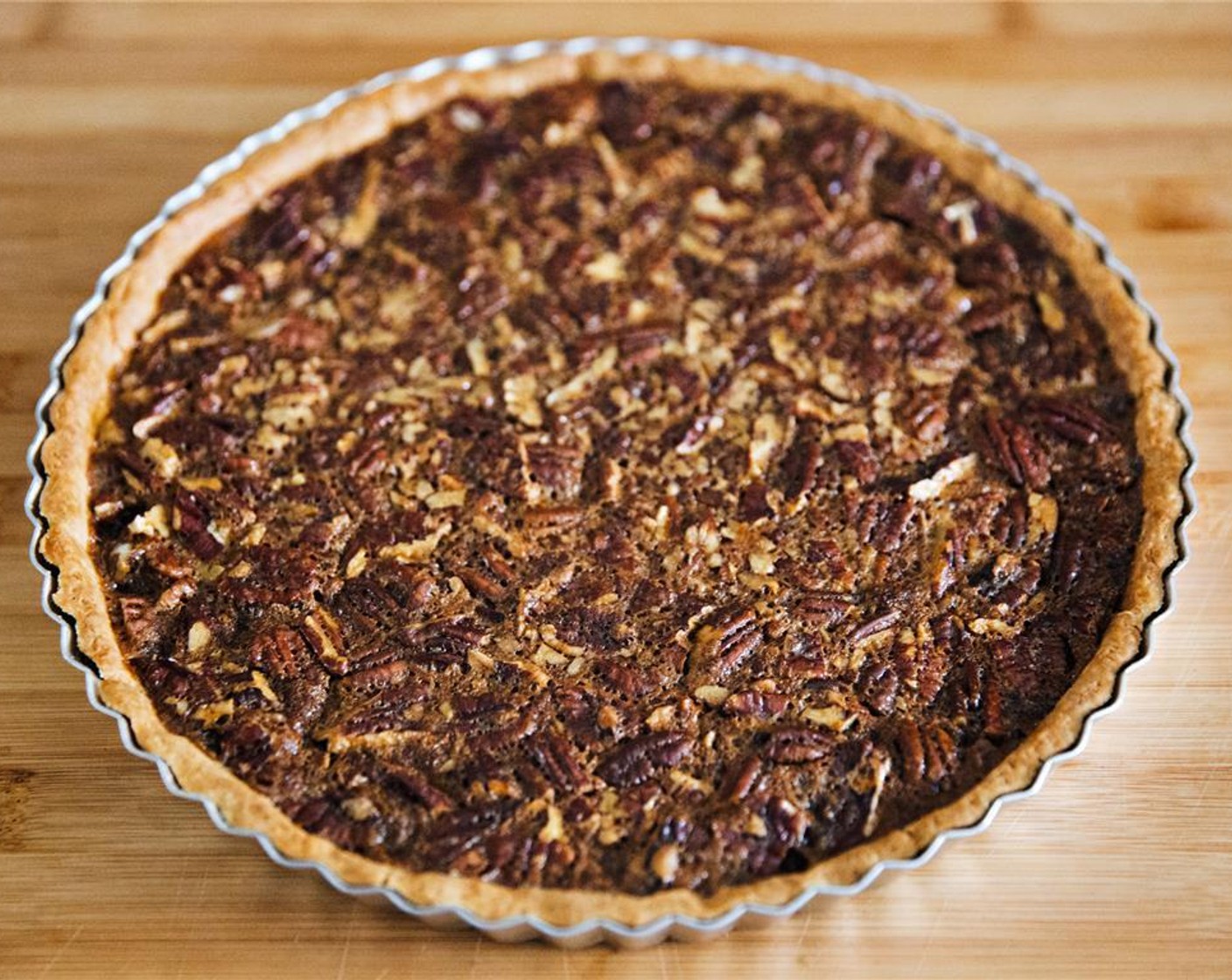 step 6 Bake for 30 to 40 minutes, remove from the oven and allow to cool before removing from the pie tin.