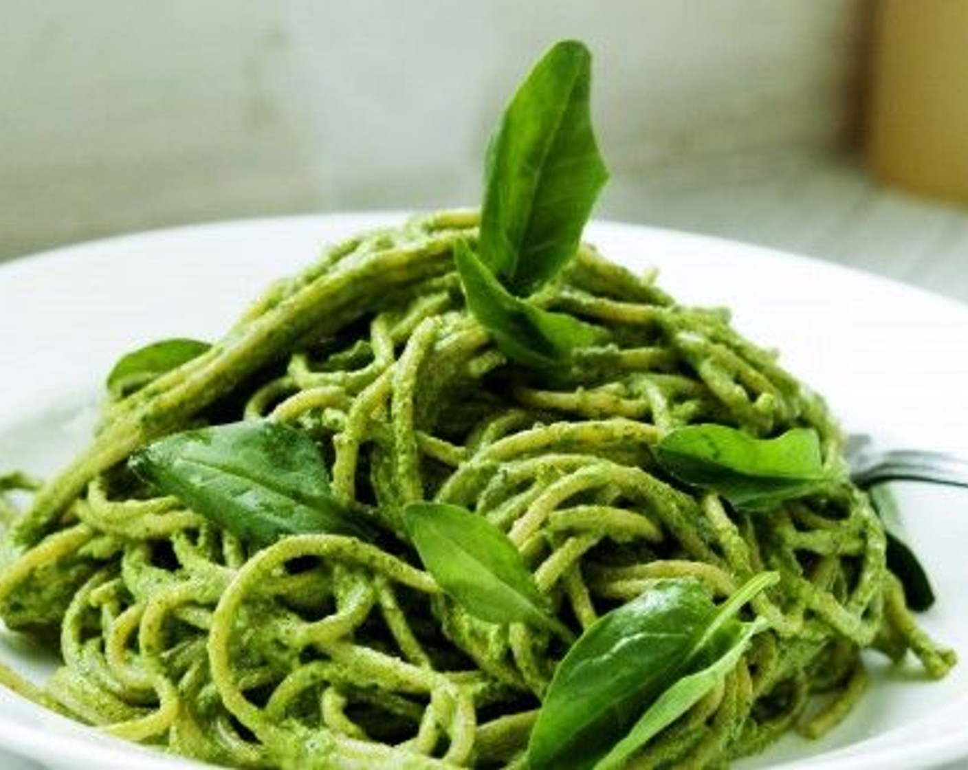 Whole Wheat Spaghetti with Spinach Walnut Pesto