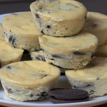 Cookies and Cream Mini Cheesecakes Recipe | SideChef