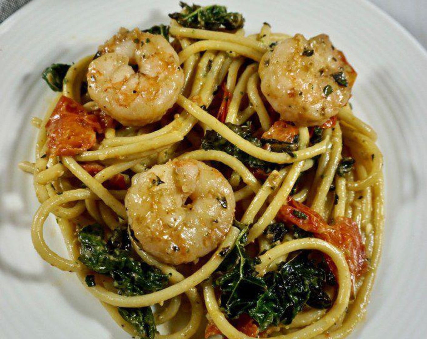 Cripsy Kale Pasta with Avocado and Shrimp