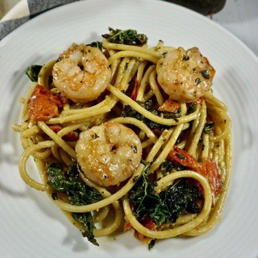 Cripsy Kale Pasta with Avocado and Shrimp Recipe | SideChef