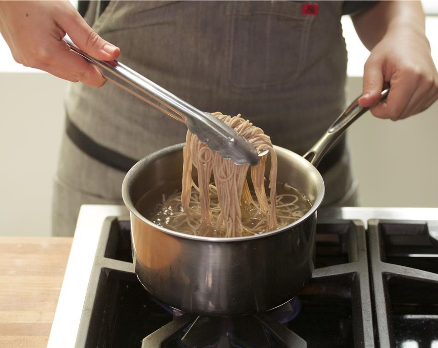 step 7 Add Soba Noodles (3 oz) to the boiling water, and cook for 4 minutes.