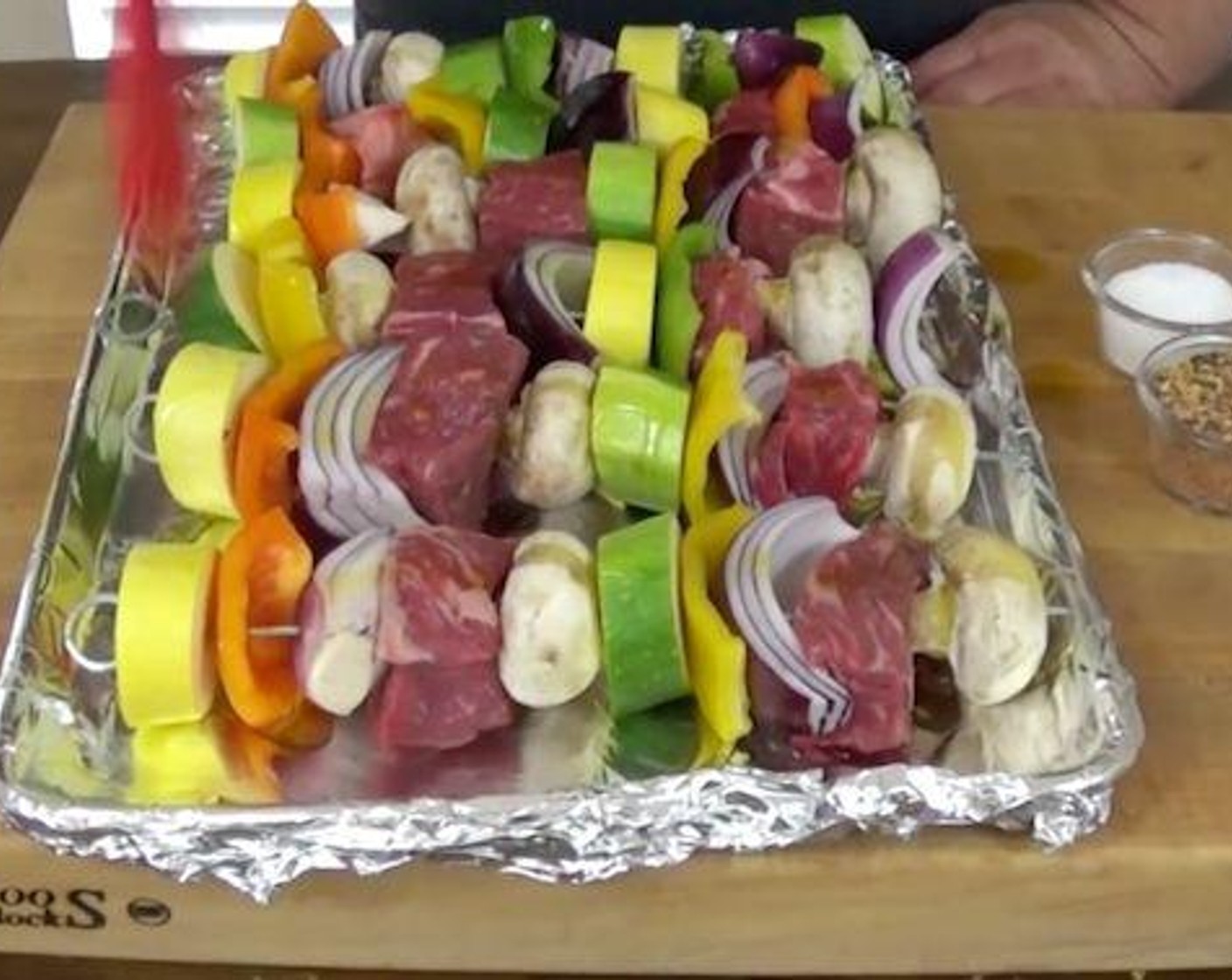 step 3 Use metal or bamboo soaked skewers for assembling steak kabobs. Skewer vegetables, including whole Mushrooms (4 1/2 cups) and steak pieces alternating each type.