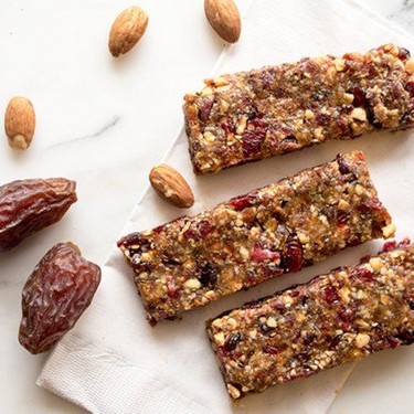 Almond Date and Hemp Energy Bars Recipe | SideChef