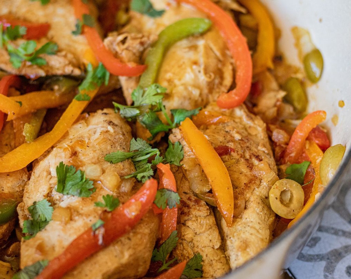 Dominican Chicken with Peppers (Pollo Guisado)