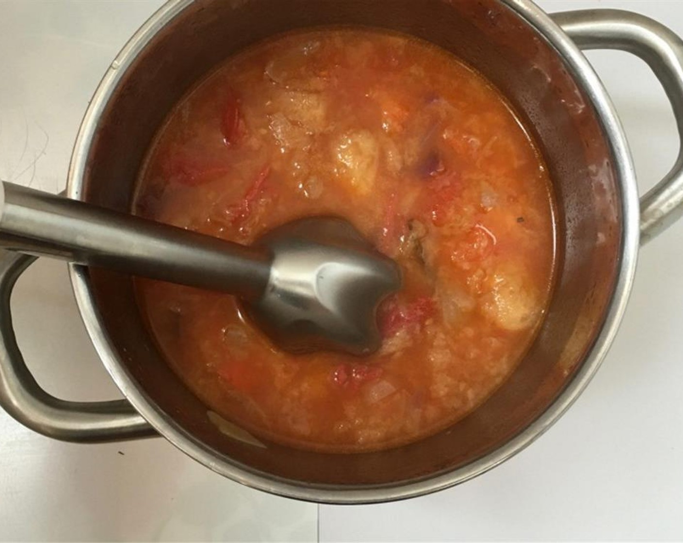 step 4 Stir the soup well and bring it to a rolling boil. Cook the soup for 6 to 8 minutes. Keep it to a fierce boil. Then take the pan off the heat, remove the bay leaves and blend or mix the soup until very smooth.