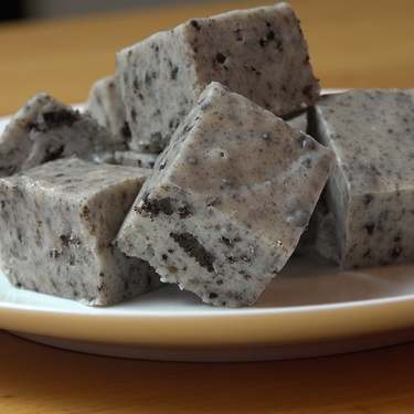 3 Ingredient Cookies and Cream Fudge Recipe | SideChef