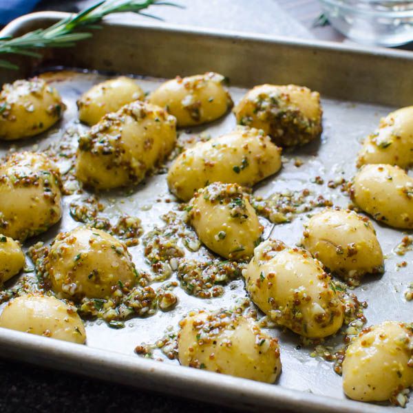 Roasted Baby Potatoes with Rosemary and Garlic Recipe