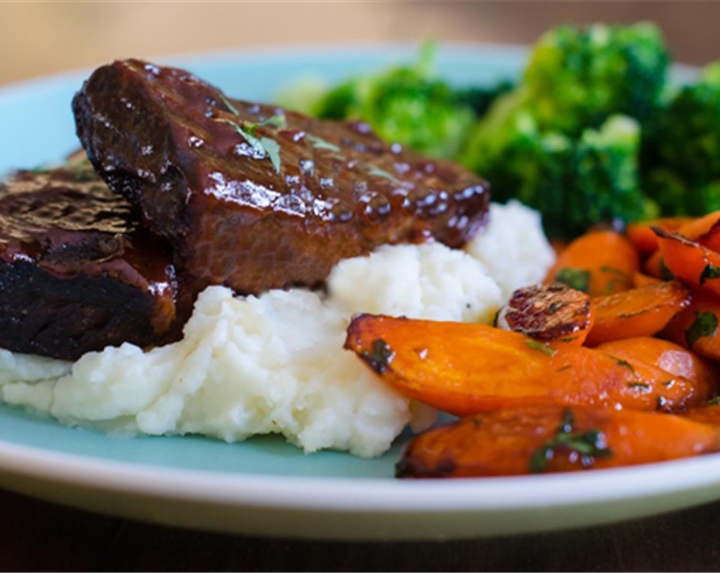 step 8 Slather the reserved BBQ sauce over the short ribs. Serve and enjoy!