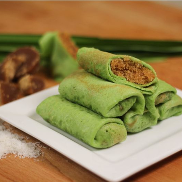 Kueh Dadar (Stuffed Coconut Crepes) Recipe | SideChef