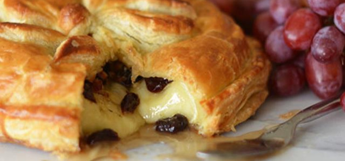 Baked Brie en Croûte with Honey, Dried Cherries, Rosemary &amp; Pecans Recipe | SideChef